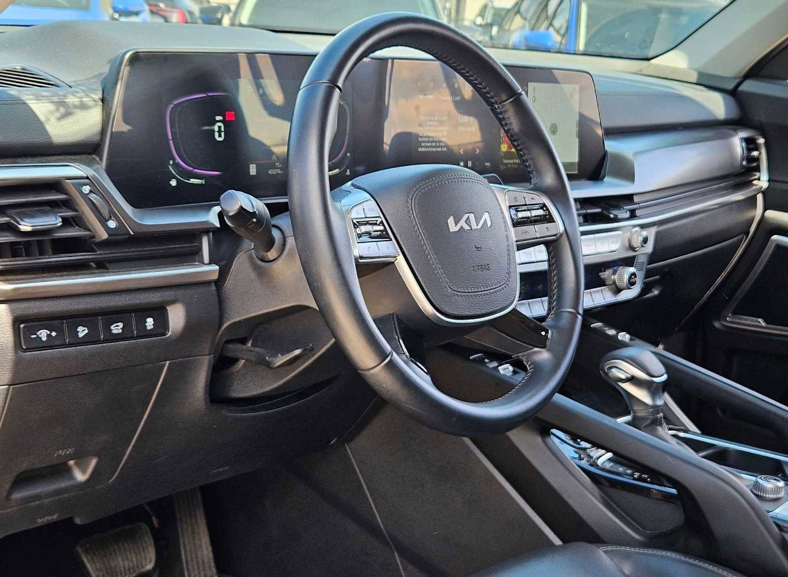 Used 2025 Kia Telluride S image 2
