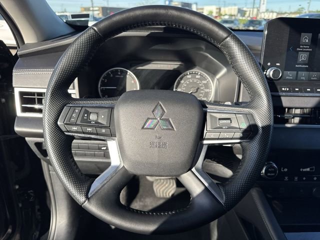 Used 2024 Mitsubishi Outlander SE image 17