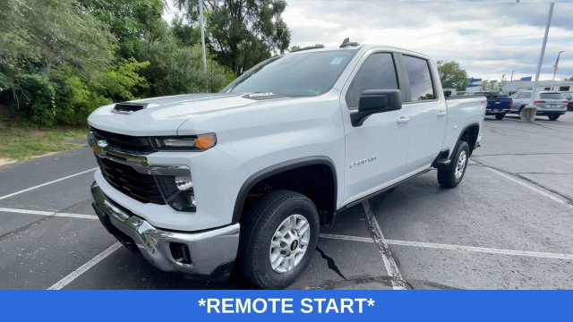 Used 2024 Chevrolet Silverado 2500 LT w/ Convenience Package AWD/4WD image 5