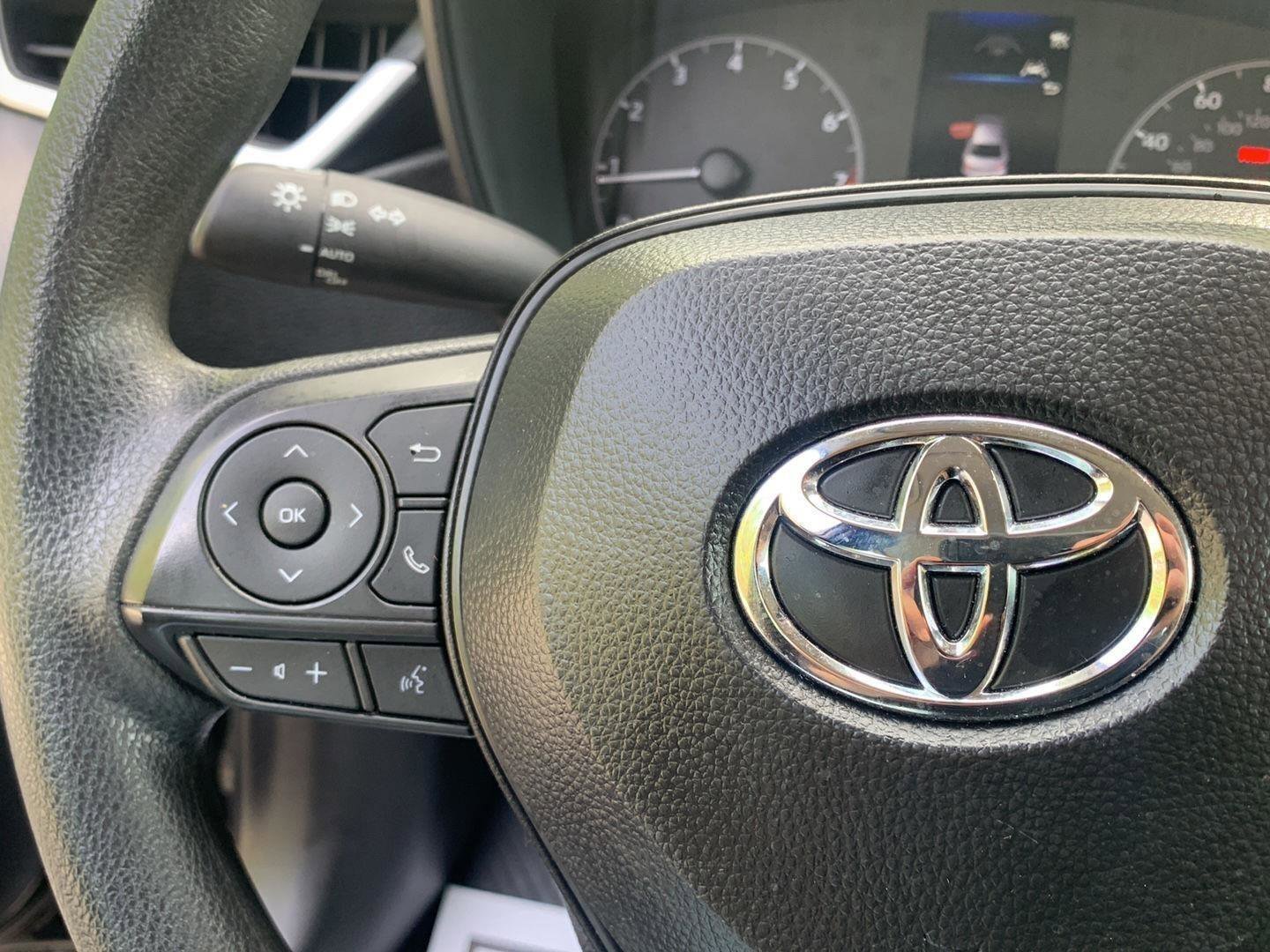 Used 2025 Toyota Corolla LE FWD image 22