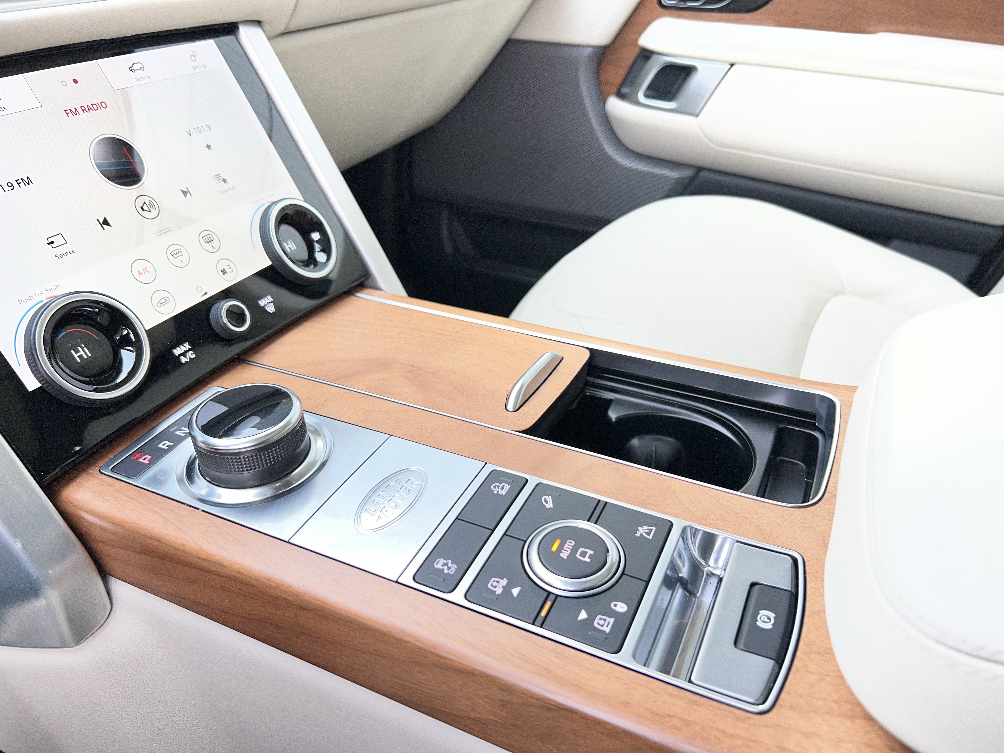 Used 2020 Land Rover Range Rover Long Wheelbase HSE image 26