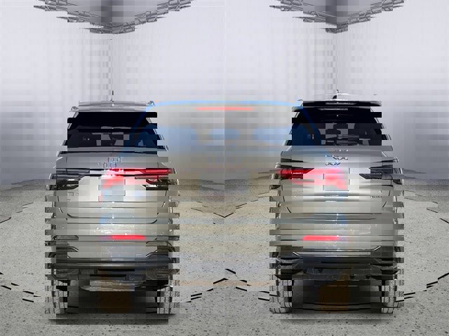 Used 2020 Audi Q3 2.0T Premium w/ Convenience Package image 8