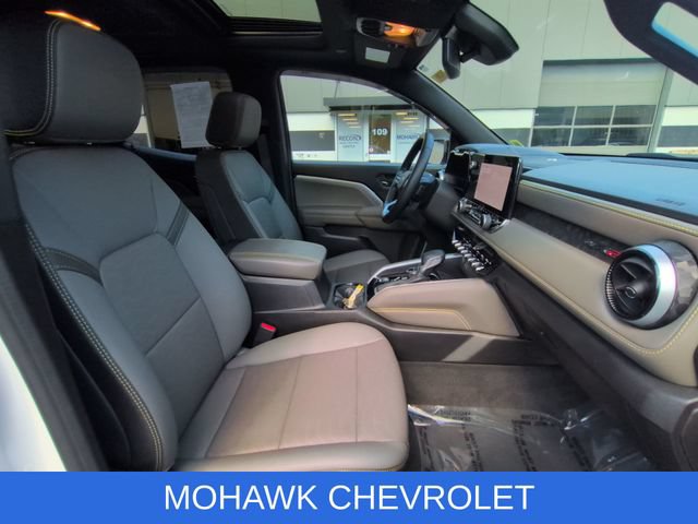 Used 2024 Chevrolet Colorado ZR2 w/ ZR2 Convenience Package III AWD/4WD image 29