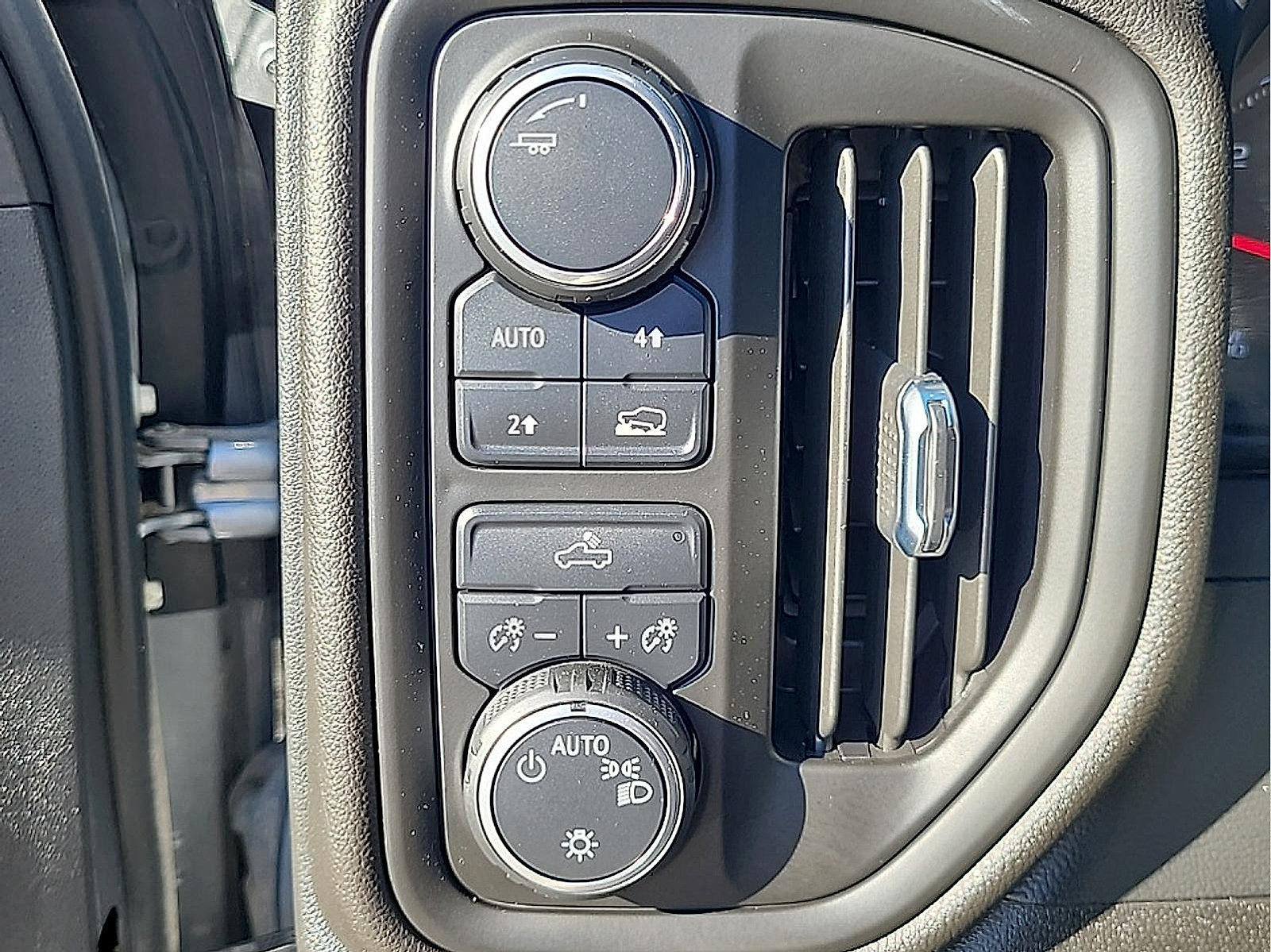 Used 2021 Chevrolet Silverado 1500 Custom AWD/4WD image 20