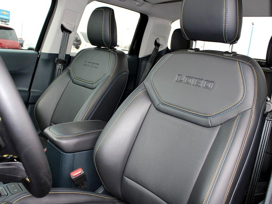 Used 2025 Ford Maverick Lobo image 14