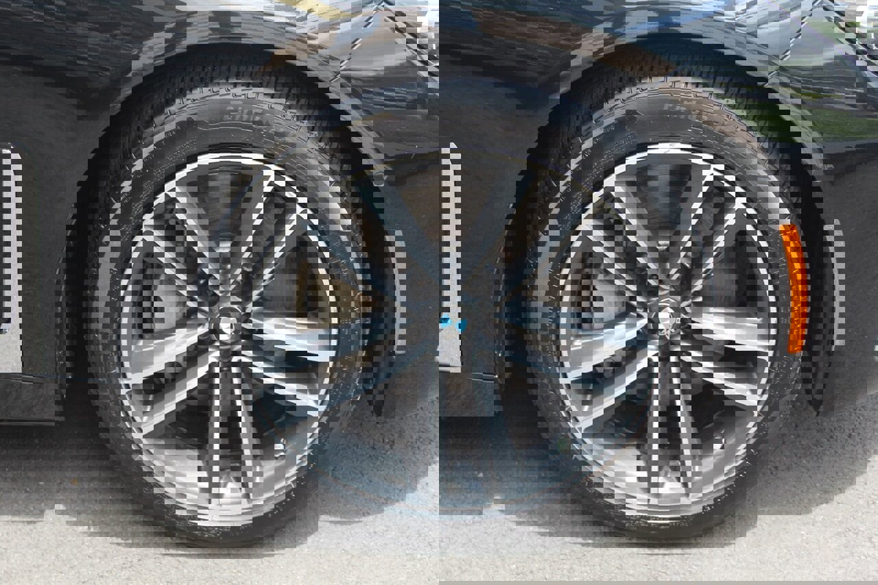 Used 2020 BMW 750i xDrive image 31