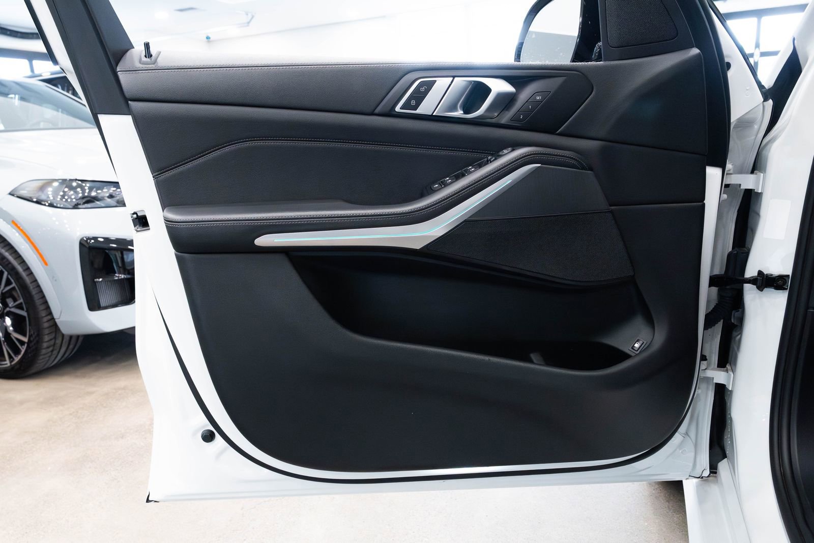 Used 2021 BMW X5 xDrive45e w/ M Sport Package image 17