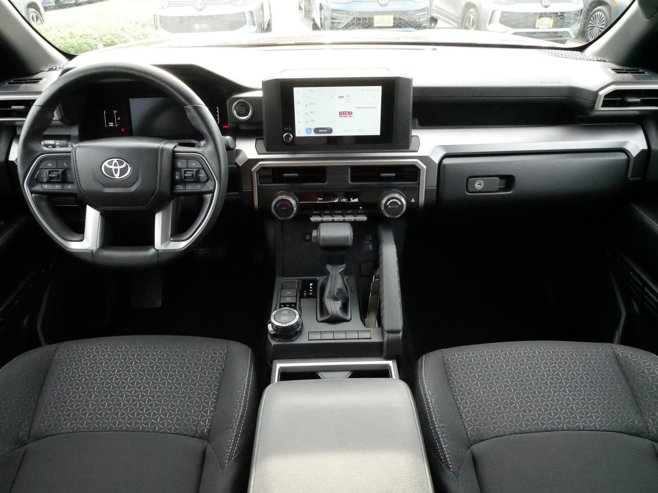 Used 2025 Toyota 4Runner SR5 AWD/4WD image 10