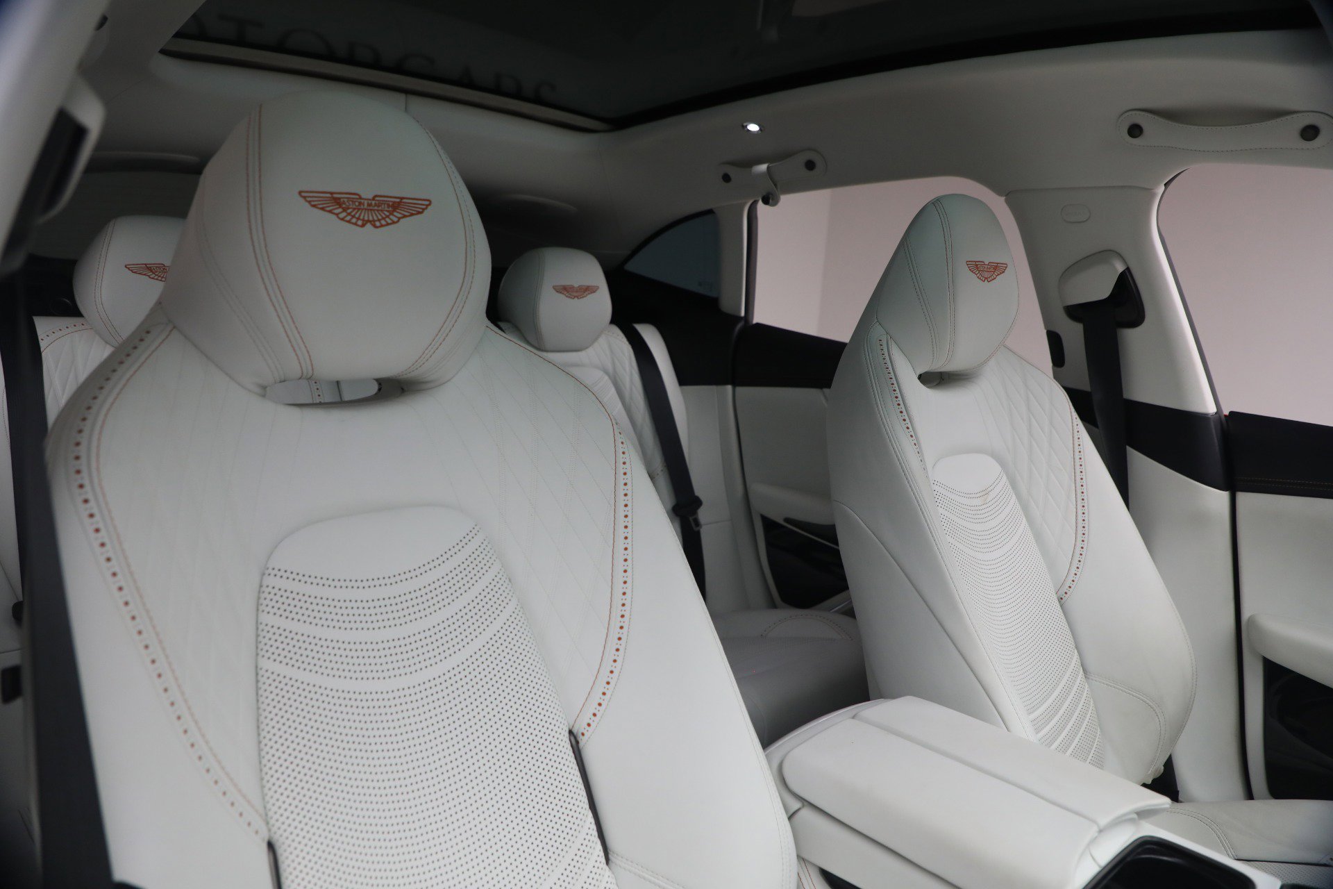 Used 2024 Aston Martin DBX 707 image 25