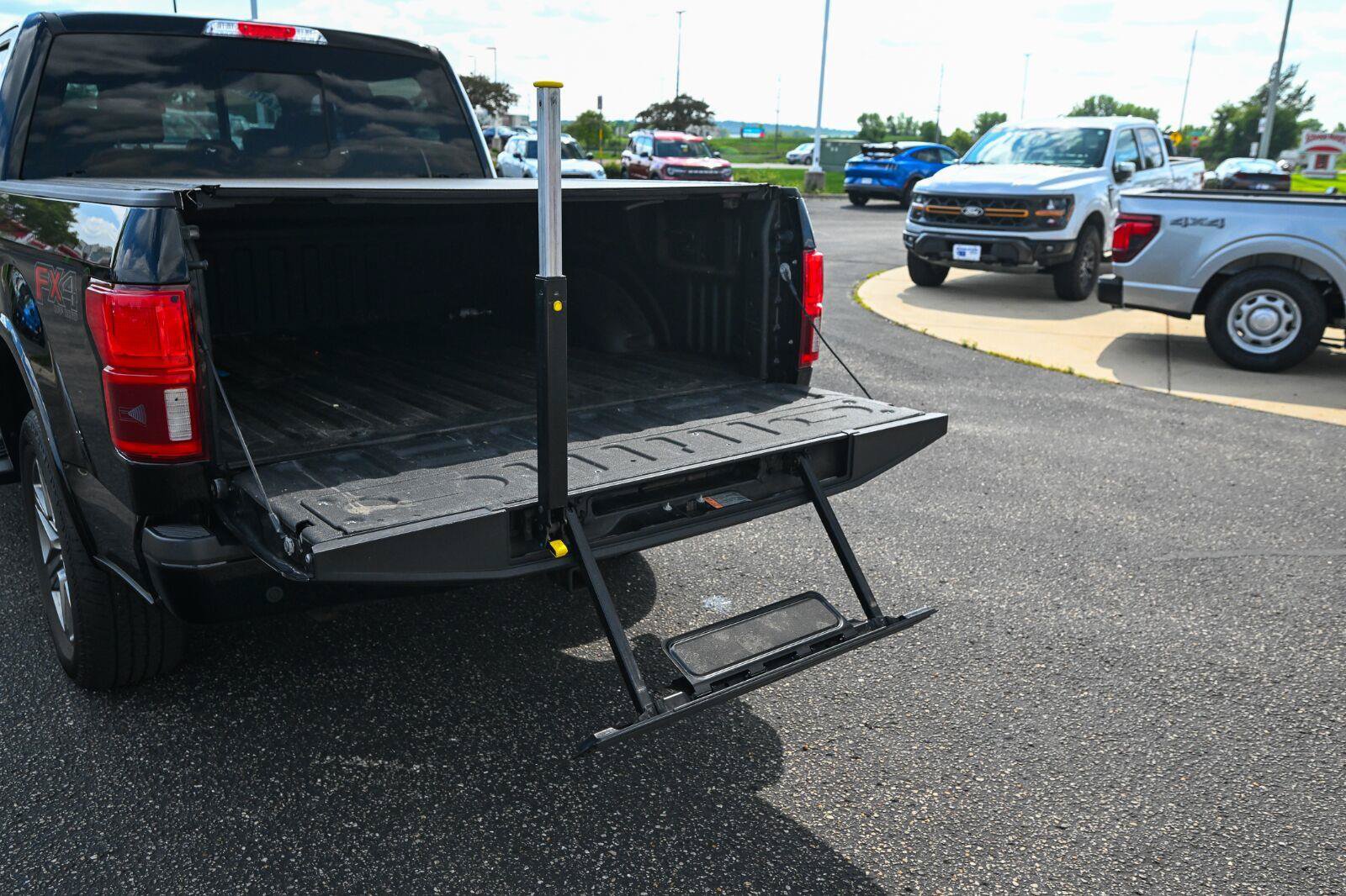 Certified 2018 Ford F150 Lariat w/ Equipment Group 502A Luxury AWD/4WD image 17
