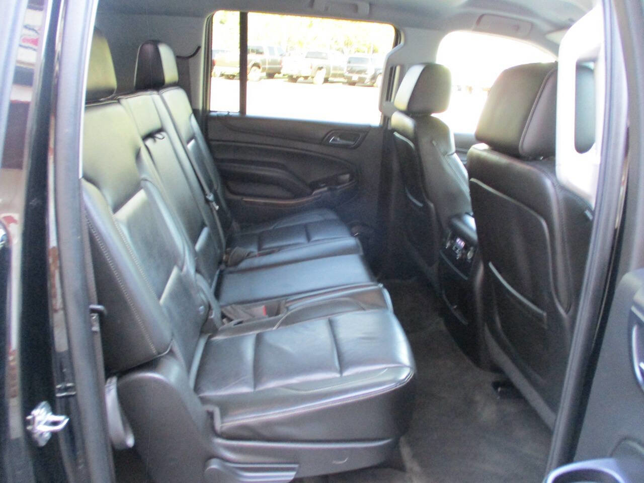 Used 2015 Chevrolet Suburban LT image 27