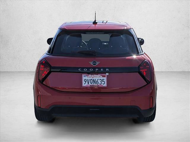 Certified 2025 MINI Cooper 4-Door Hardtop FWD image 7