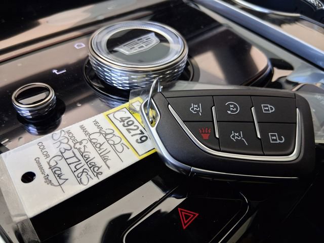 New 2025 Cadillac Escalade Premium Luxury w/ LPO, Floor Liner Package image 29