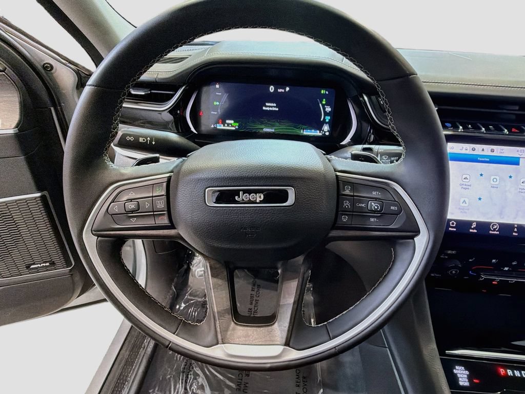 Used 2023 Jeep Grand Cherokee 4WD 4xe w/ Luxury Tech Group II image 13