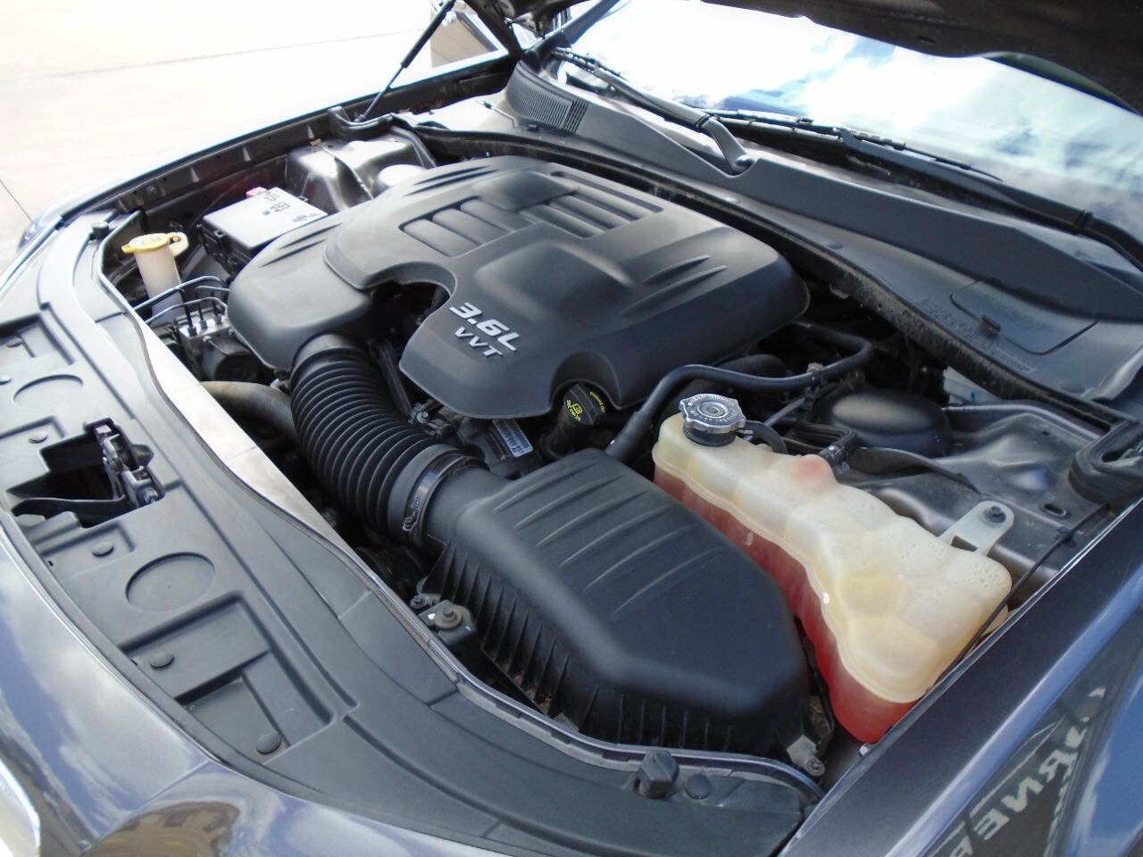 Used 2014 Chrysler 300 C w/ Beats Audio Group image 19