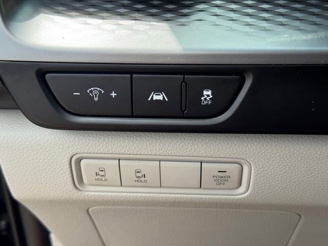 Used 2024 Kia Carnival LX FWD image 22