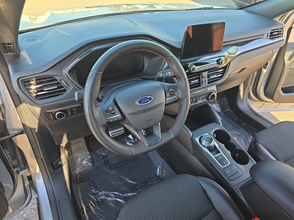 Used 2023 Ford Escape ST-Line AWD/4WD image 16