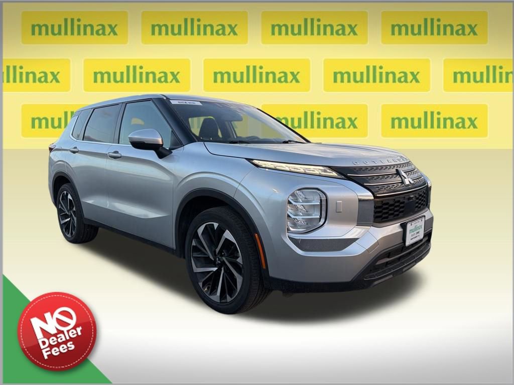 Used 2022 Mitsubishi Outlander ES image 1