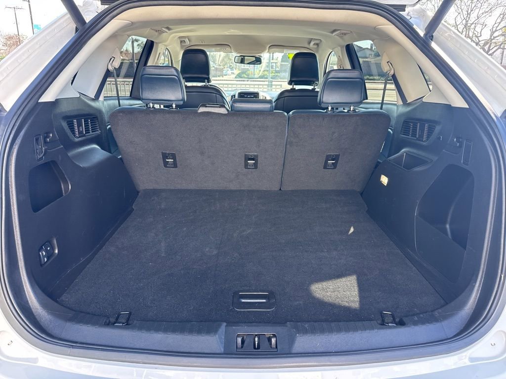 Used 2024 Ford Edge SEL w/ Sport Appearance Package image 5