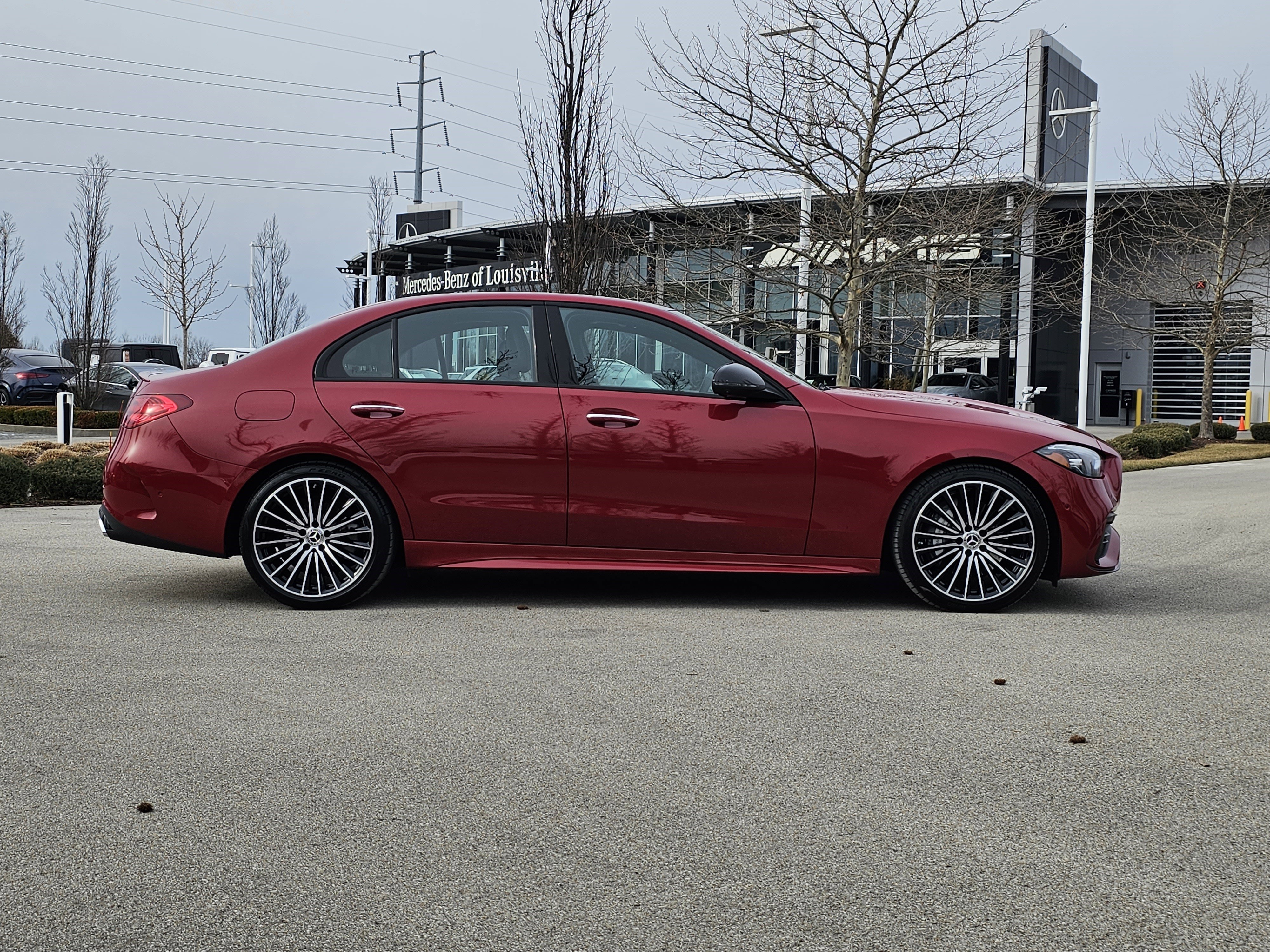 Used 2025 Mercedes-Benz C 300 4MATIC Sedan image 2