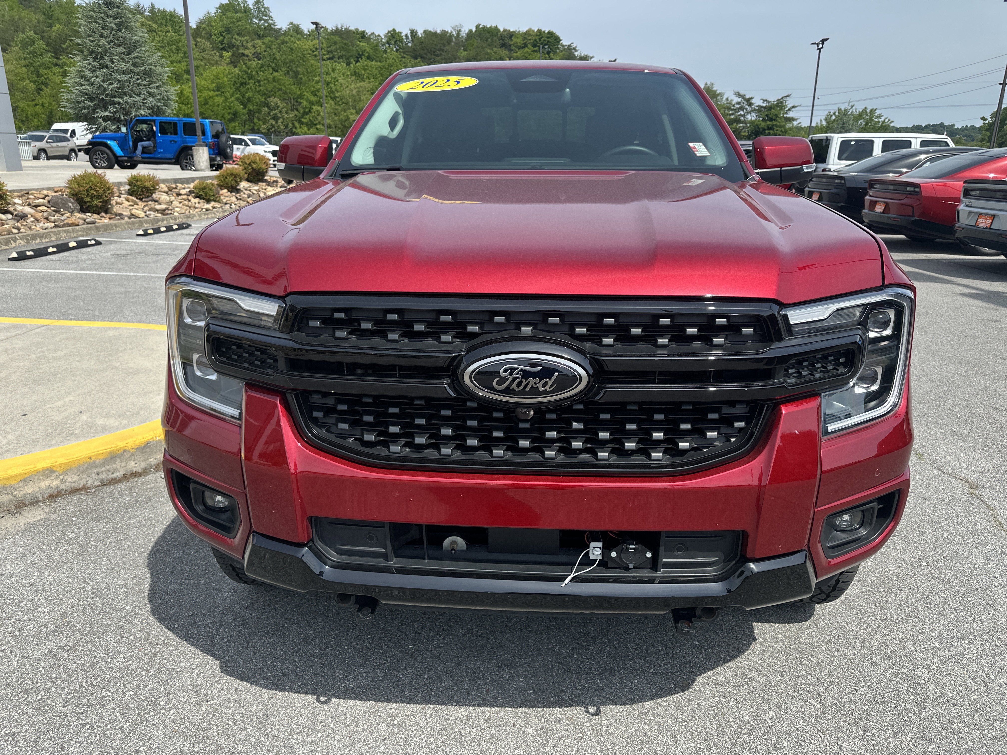 Used 2025 Ford Ranger Lariat w/ FX4 Off-Road Package AWD/4WD image 3