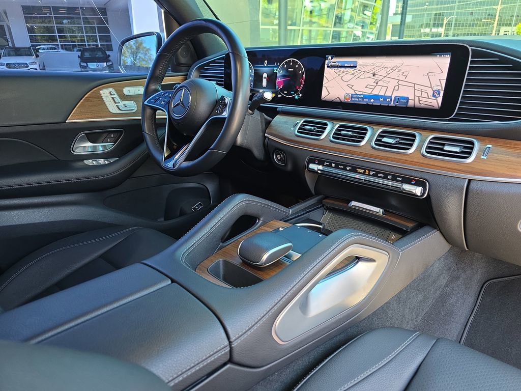 Certified 2025 Mercedes-Benz GLE 350 4MATIC w/ Driver Assistance Package image 17