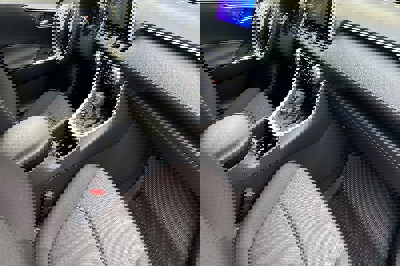 New 2025 Toyota RAV4 XLE image 18