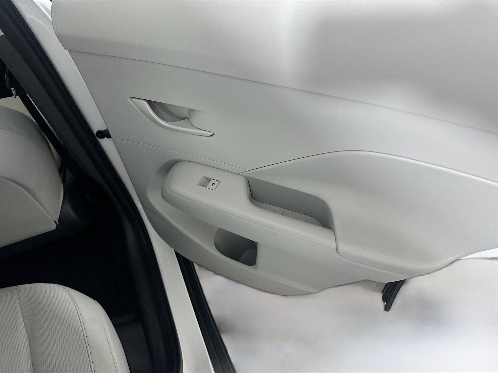 Used 2025 Hyundai Kona SEL FWD image 27