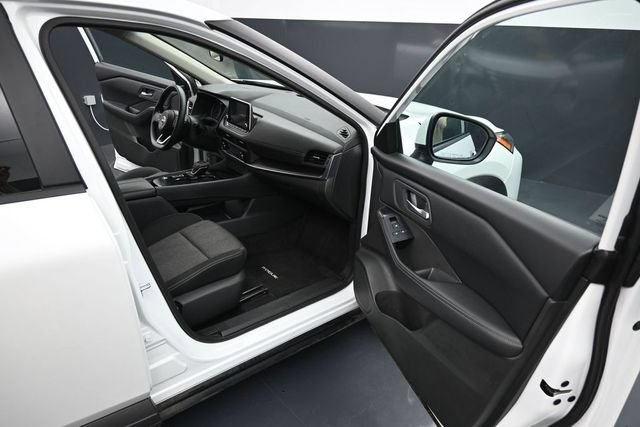 Used 2024 Nissan Rogue SV FWD image 35