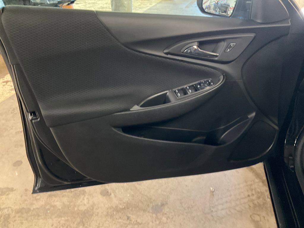 Used 2025 Chevrolet Malibu LT FWD image 15