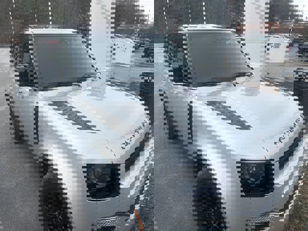 Used 2024 Land Rover Defender 110 SE image 2