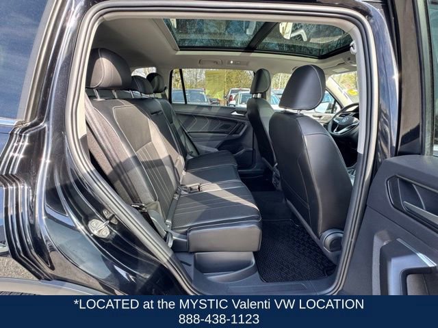 Certified 2022 Volkswagen Tiguan SE w/ Panoramic Sunroof Package AWD/4WD image 22