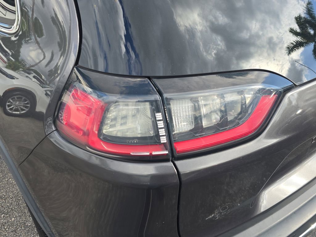 Used 2019 Jeep Cherokee Limited image 5