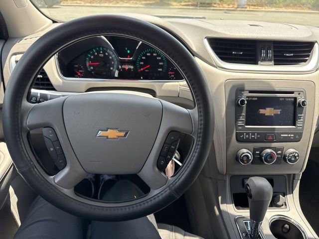 Used 2017 Chevrolet Traverse LS w/ LPO, 'HIT The Road' Package FWD image 7