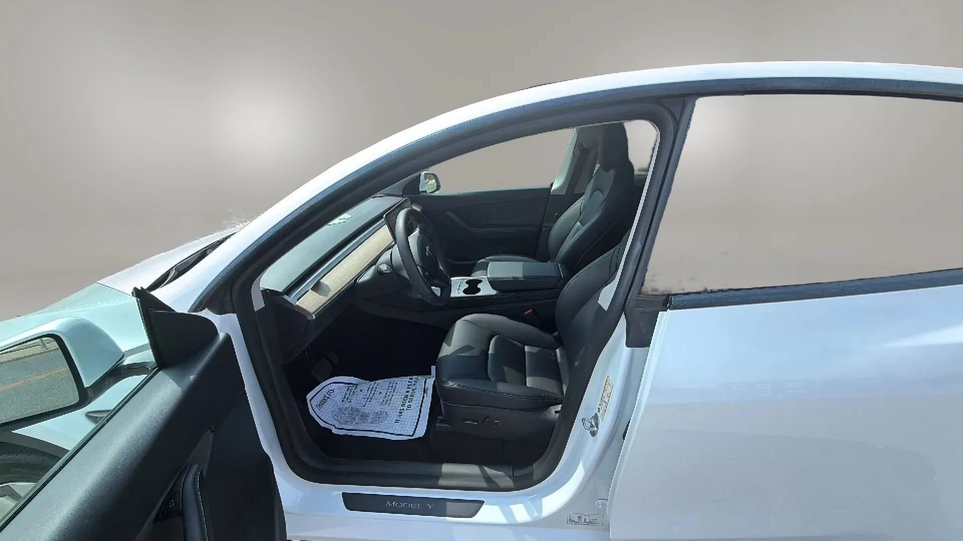 Used 2022 Tesla Model Y Long Range AWD/4WD image 2