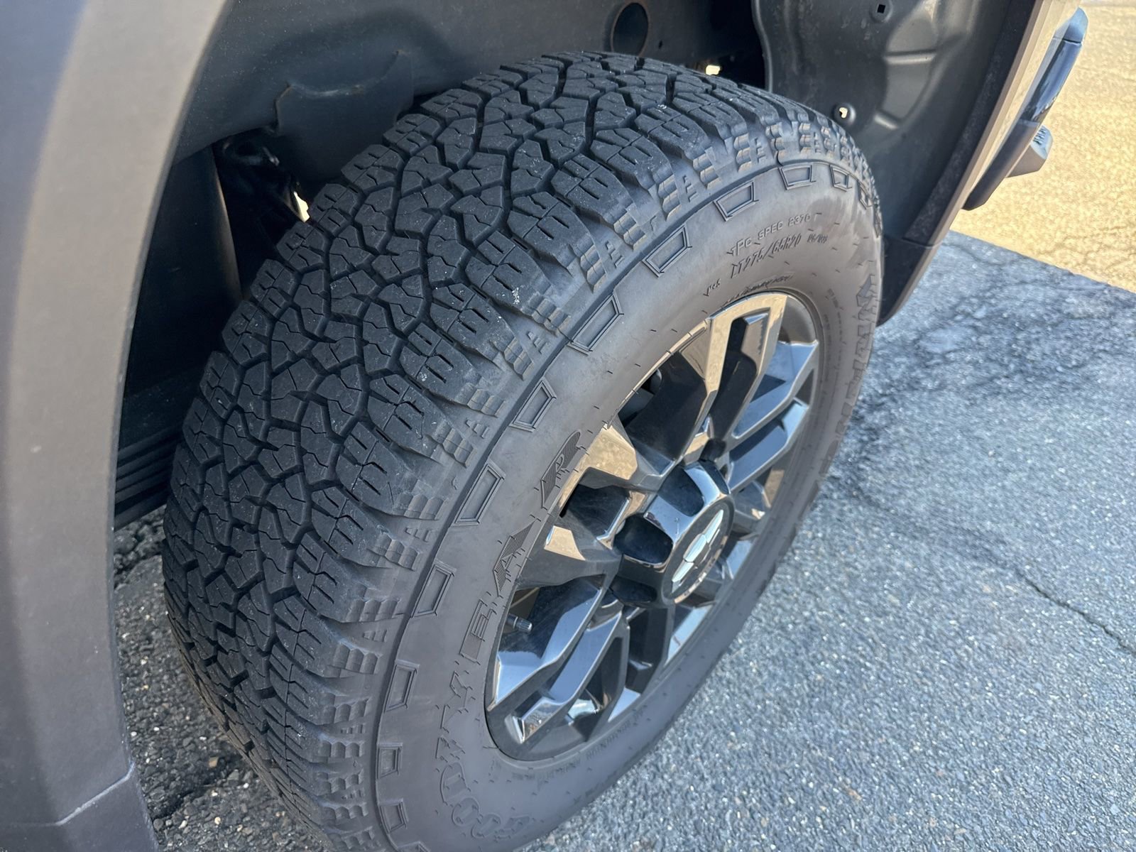 Used 2025 Chevrolet Silverado 2500 Custom w/ Custom Value Package image 9