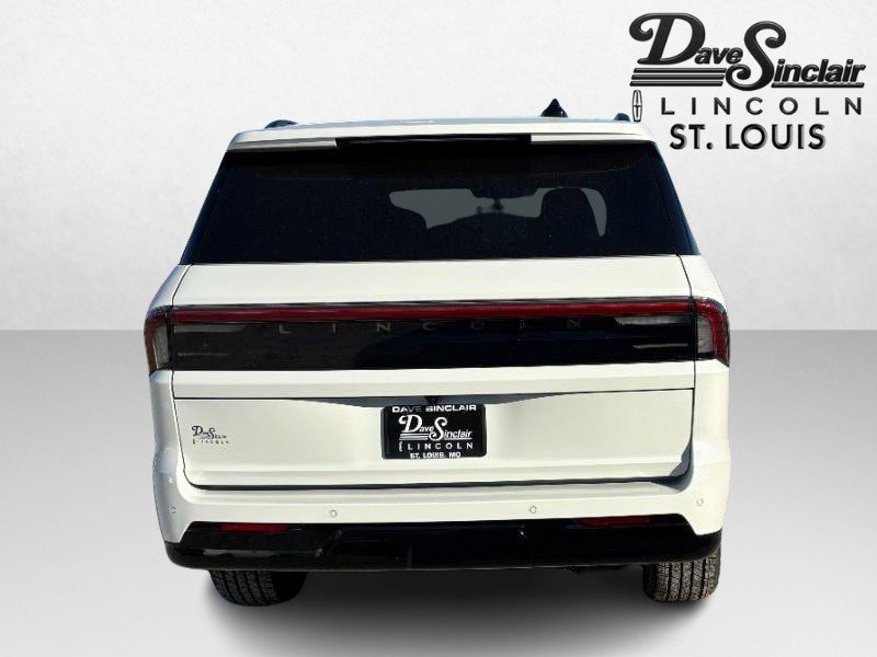 New 2025 Lincoln Navigator Reserve w/ Jet Appearance Package image 6
