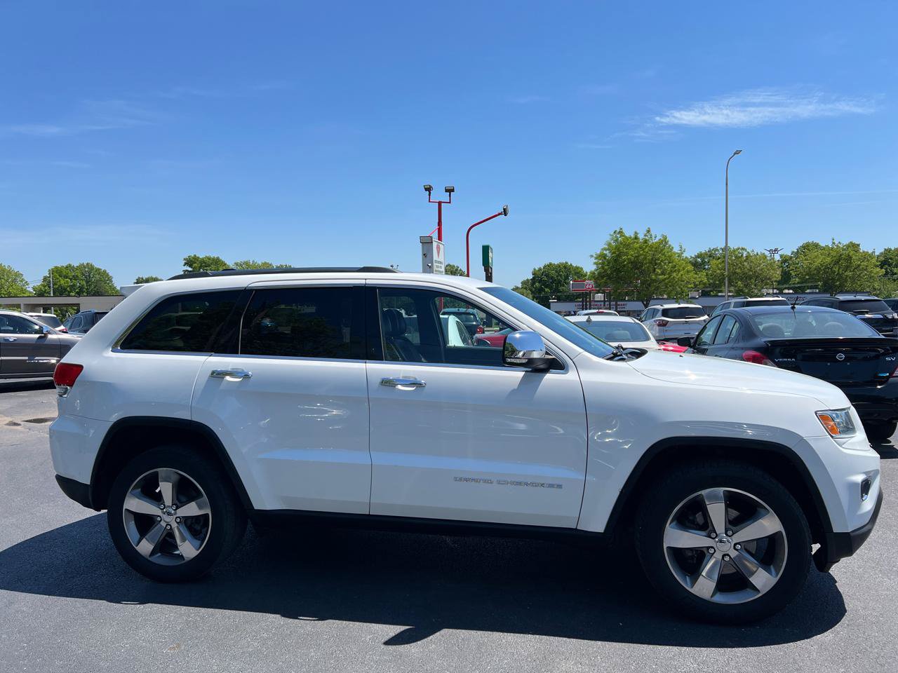 Used 2015 Jeep Grand Cherokee Limited AWD/4WD image 7