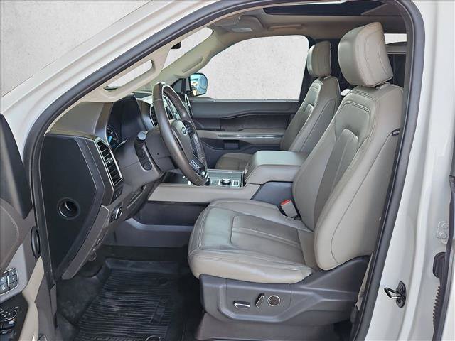 Used 2018 Ford Expedition Limited w/ Equipment Group 301A AWD/4WD image 17
