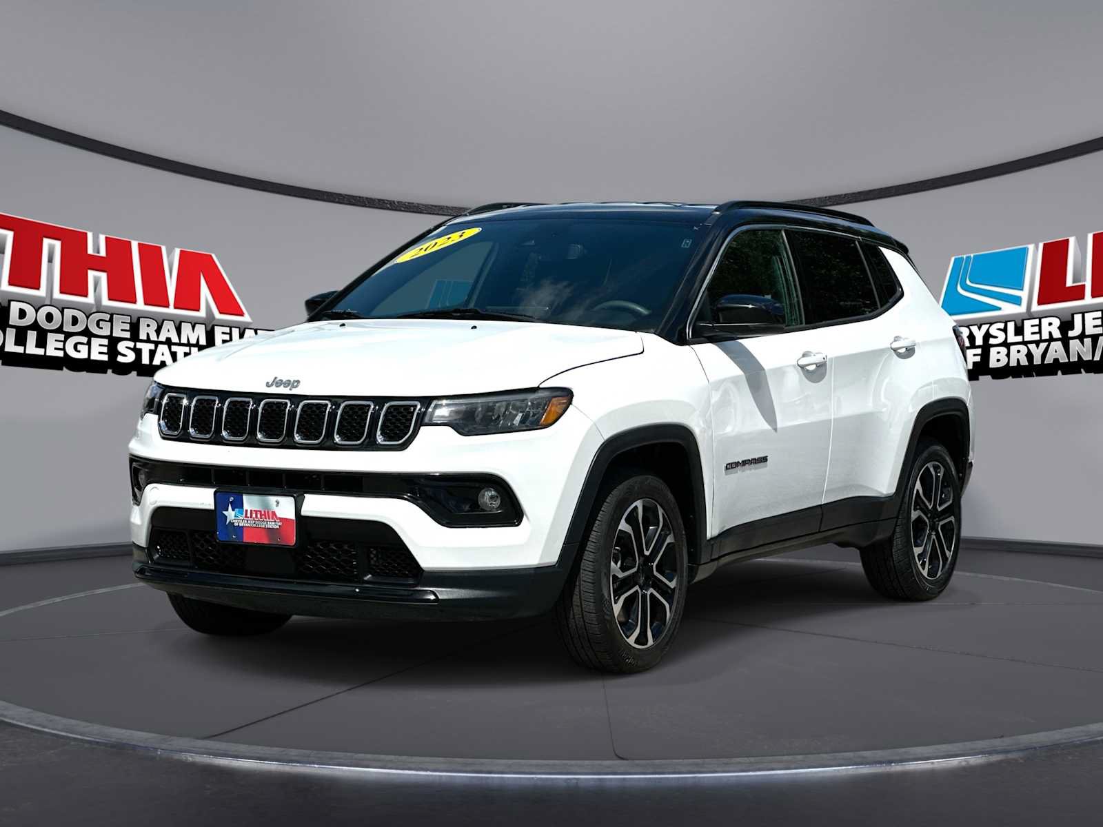 Used 2023 Jeep Compass Limited AWD/4WD image 1