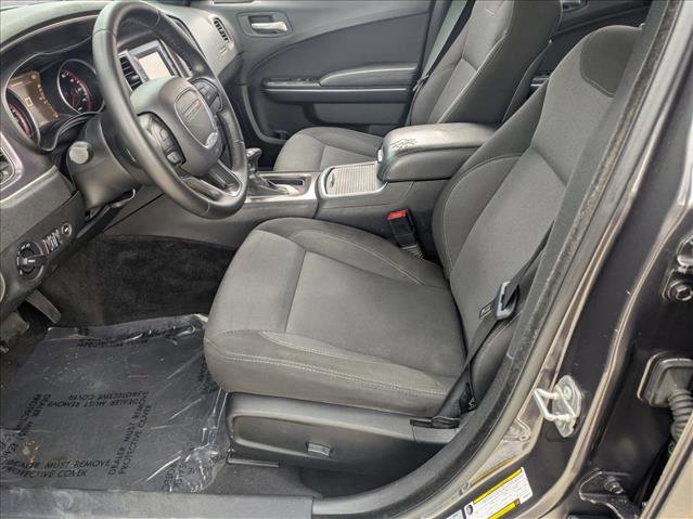 Used 2015 Dodge Charger SE w/ Sport Appearance Group image 14