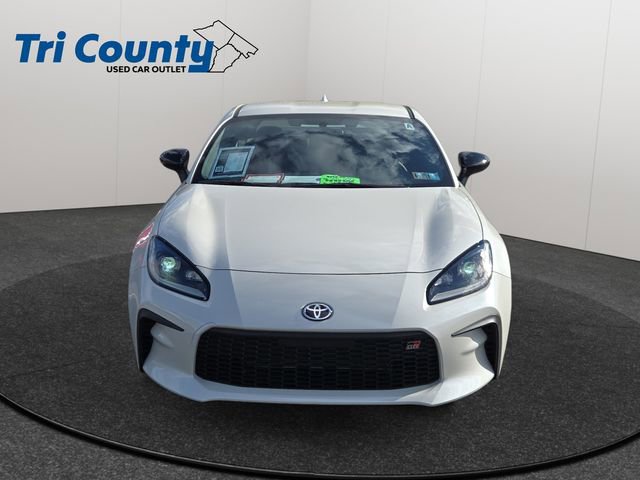 Used 2025 Toyota GR86 Premium w/ Performance Package RWD image 2