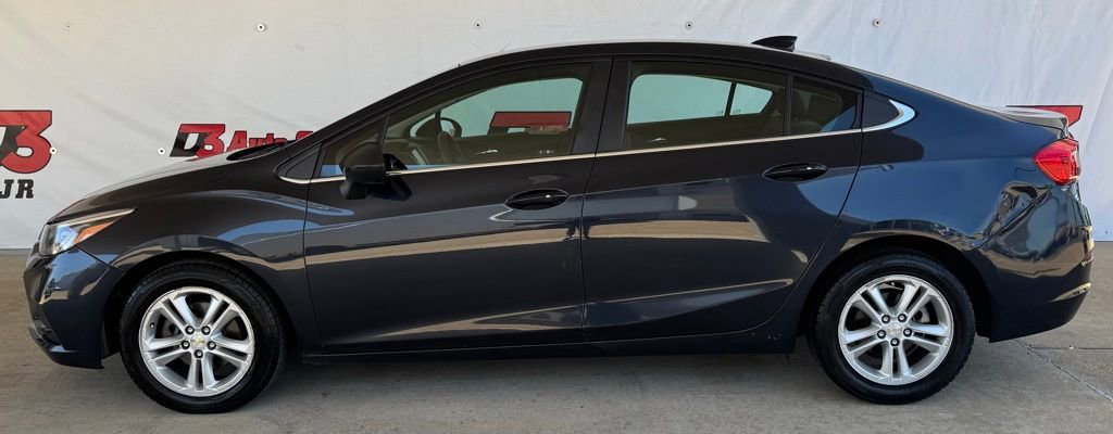 Used 2016 Chevrolet Cruze LT w/ Convenience Package image 4