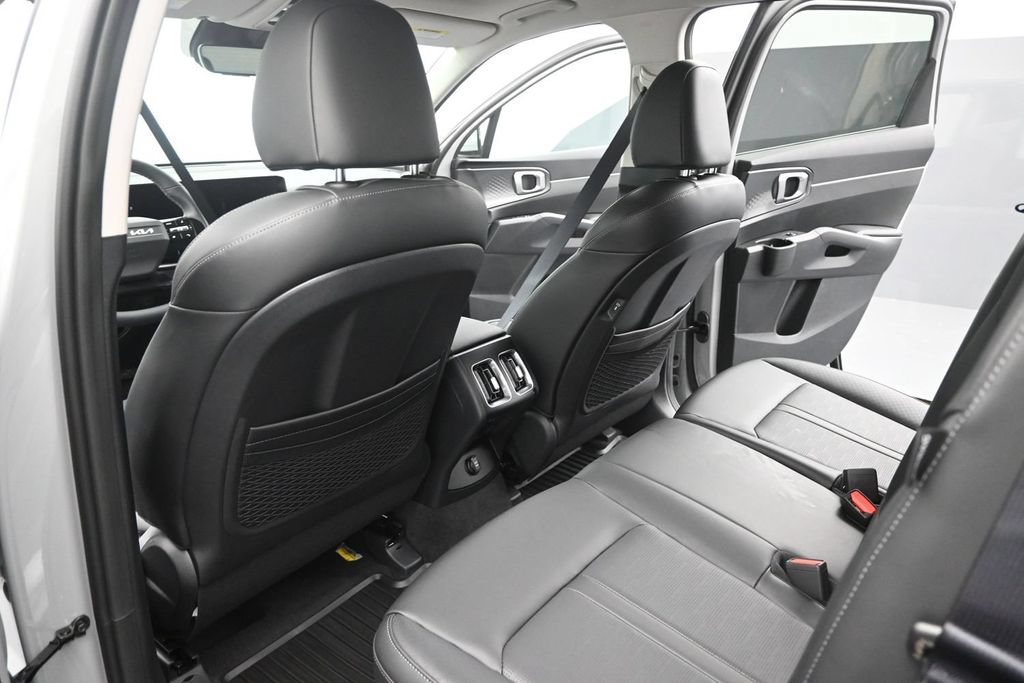New 2026 Kia Sorento S w/ S Panoramic Sunroof Package FWD image 16