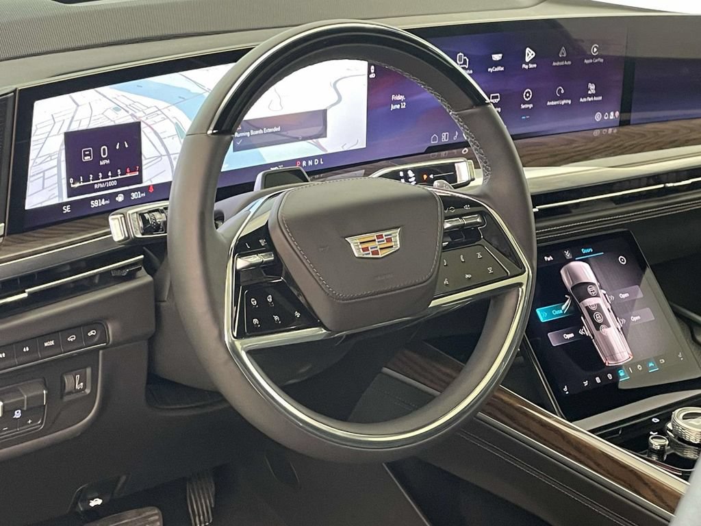 Used 2026 Cadillac Escalade Platinum Sport w/ LPO, ONYX Package AWD/4WD image 4