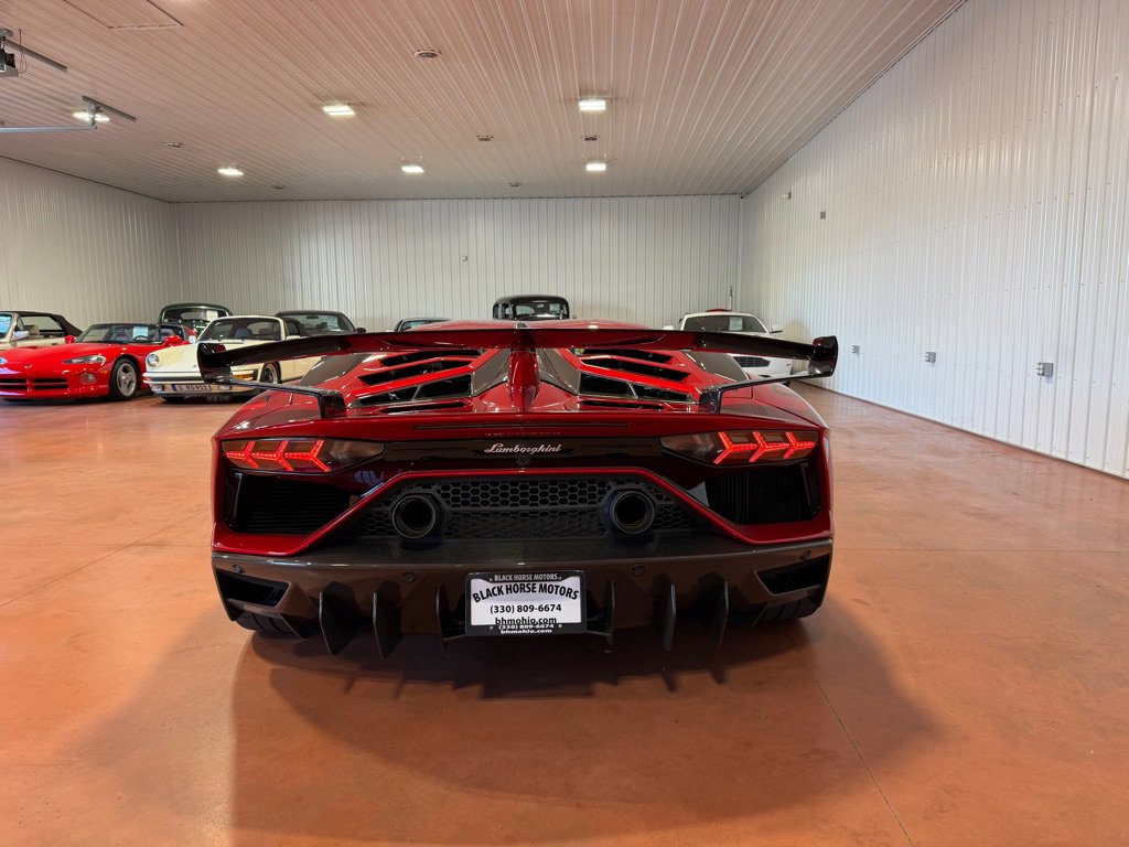 Used 2019 Lamborghini Aventador SVJ image 11