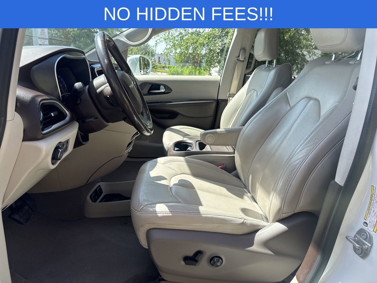 Used 2020 Chrysler Pacifica Touring-L w/ Advanced Safetytec Group FWD image 21