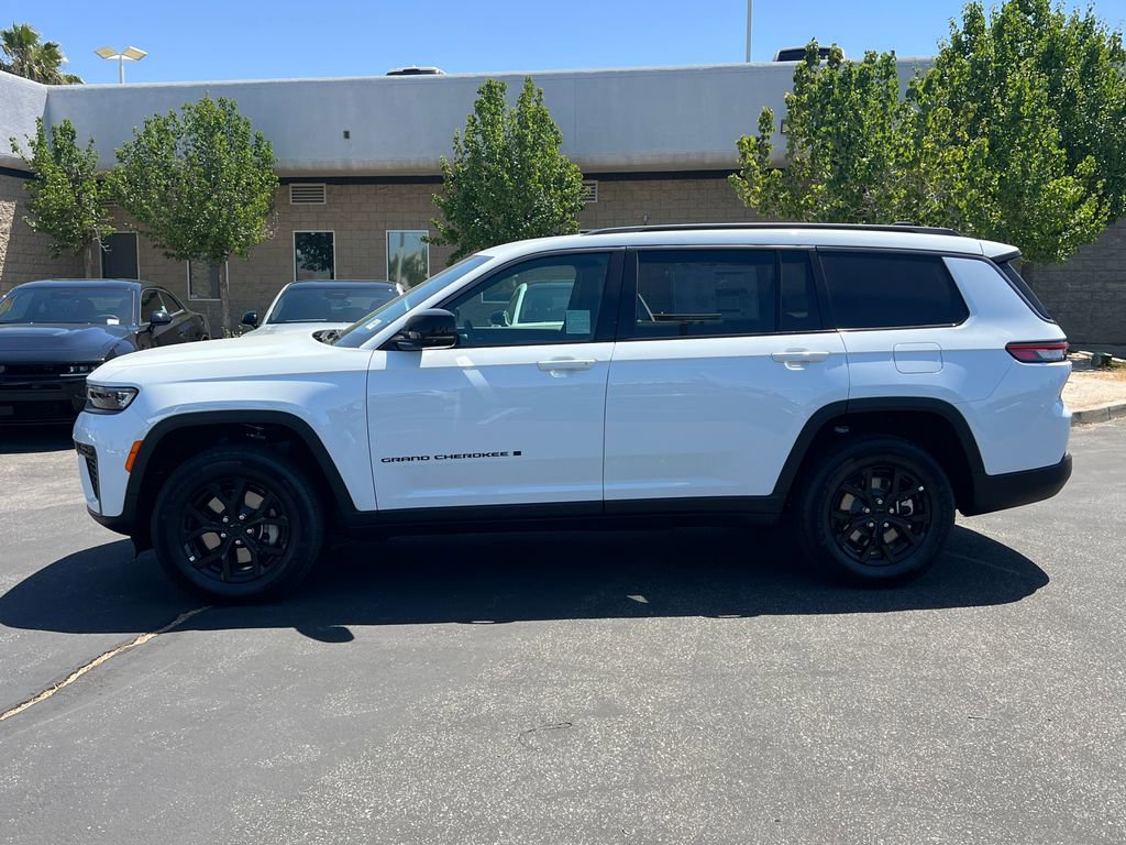 New 2026 Jeep Grand Cherokee L 4WD image 3