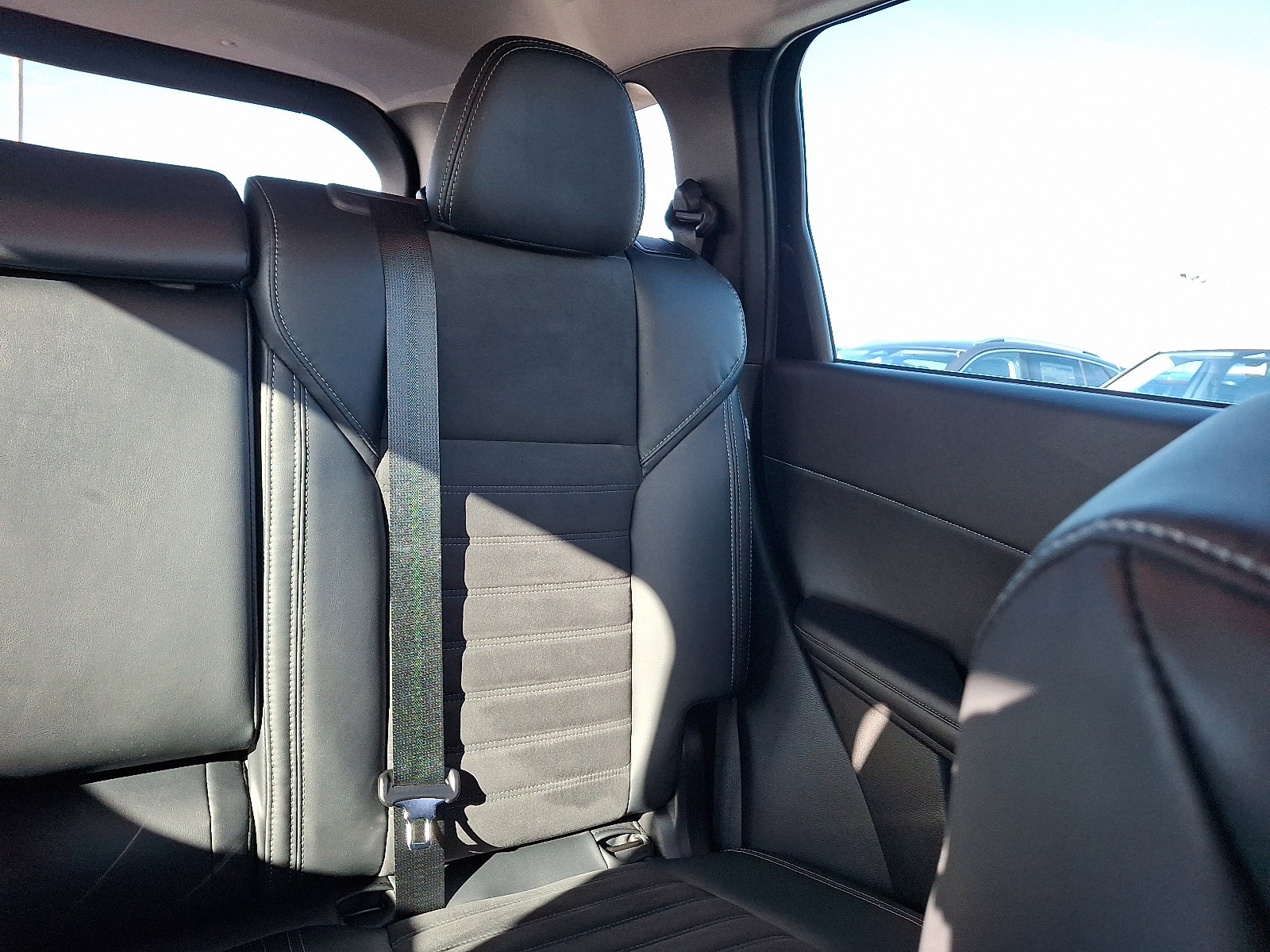 Used 2023 Mitsubishi Outlander SE image 16