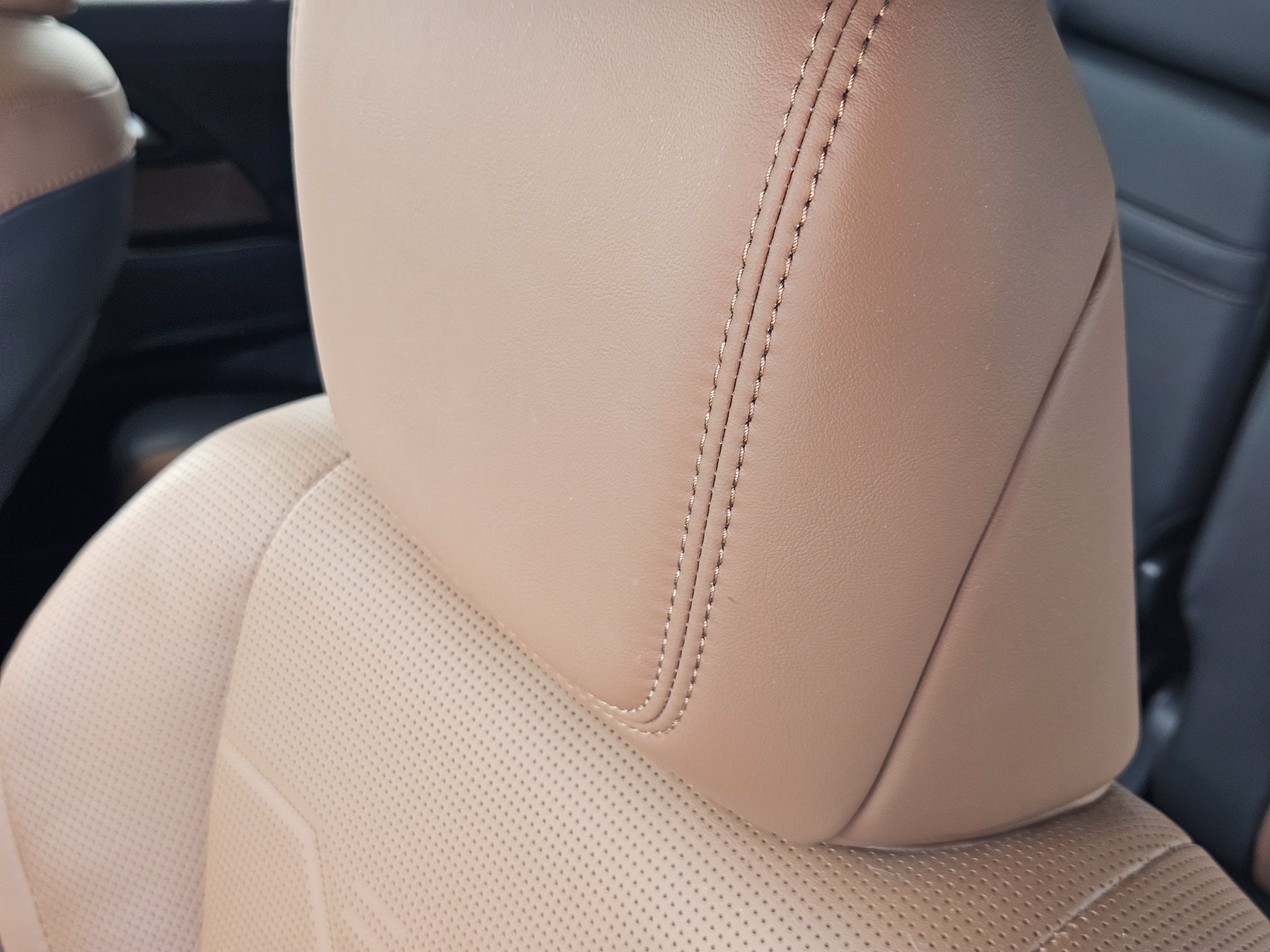 Used 2025 Lexus GX 550 w/ Accessory Package (2T) AWD/4WD image 15